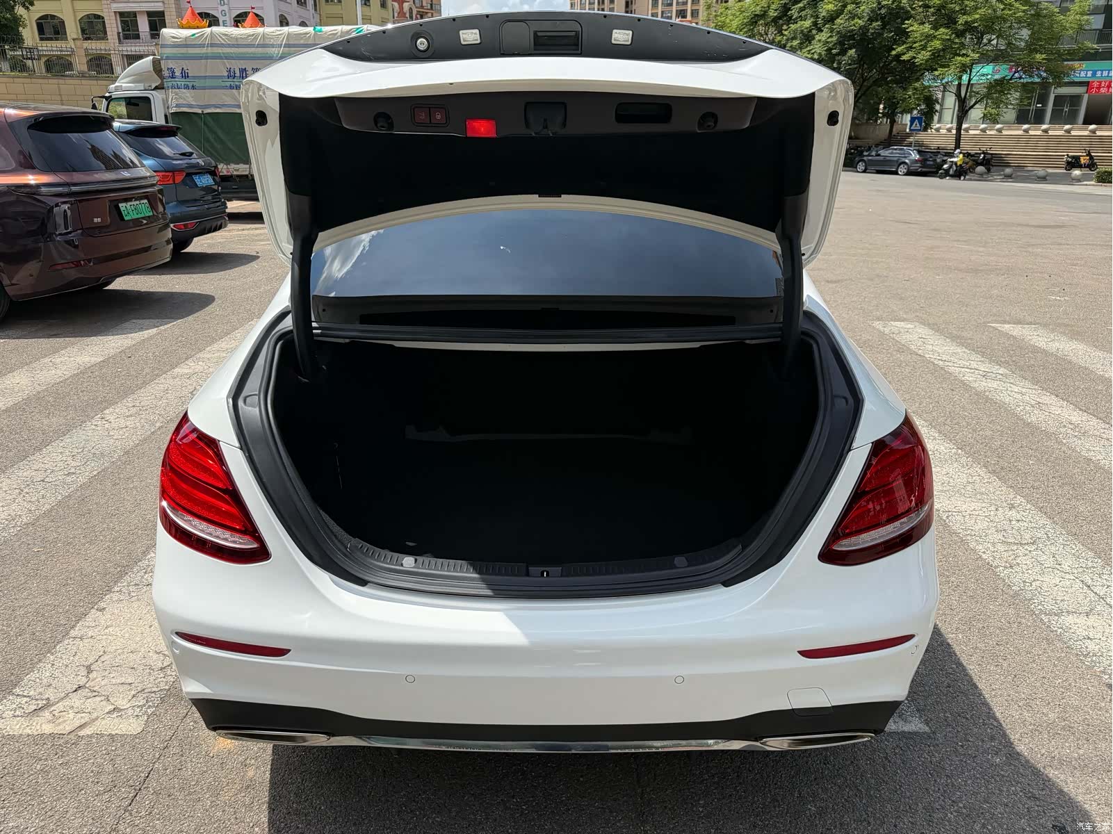Mercedes-Benz E-Class, 2017 11