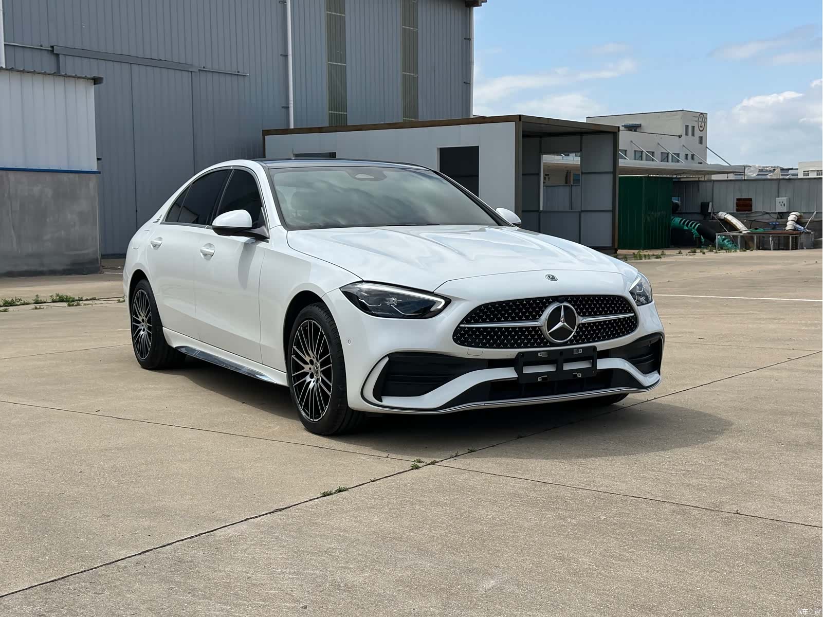 Mercedes-Benz C-Class, 2024 3