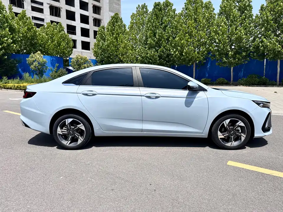 Geely Emgrand L HiP Geely Emgrand L HiP