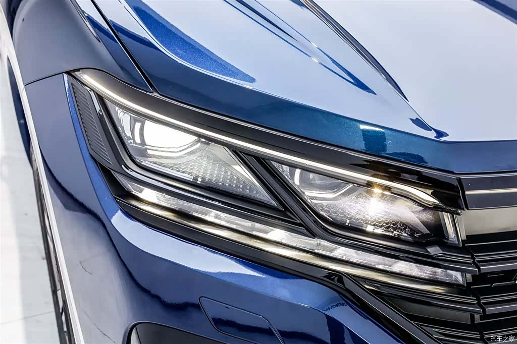 Volkswagen Touareg, 2023 23