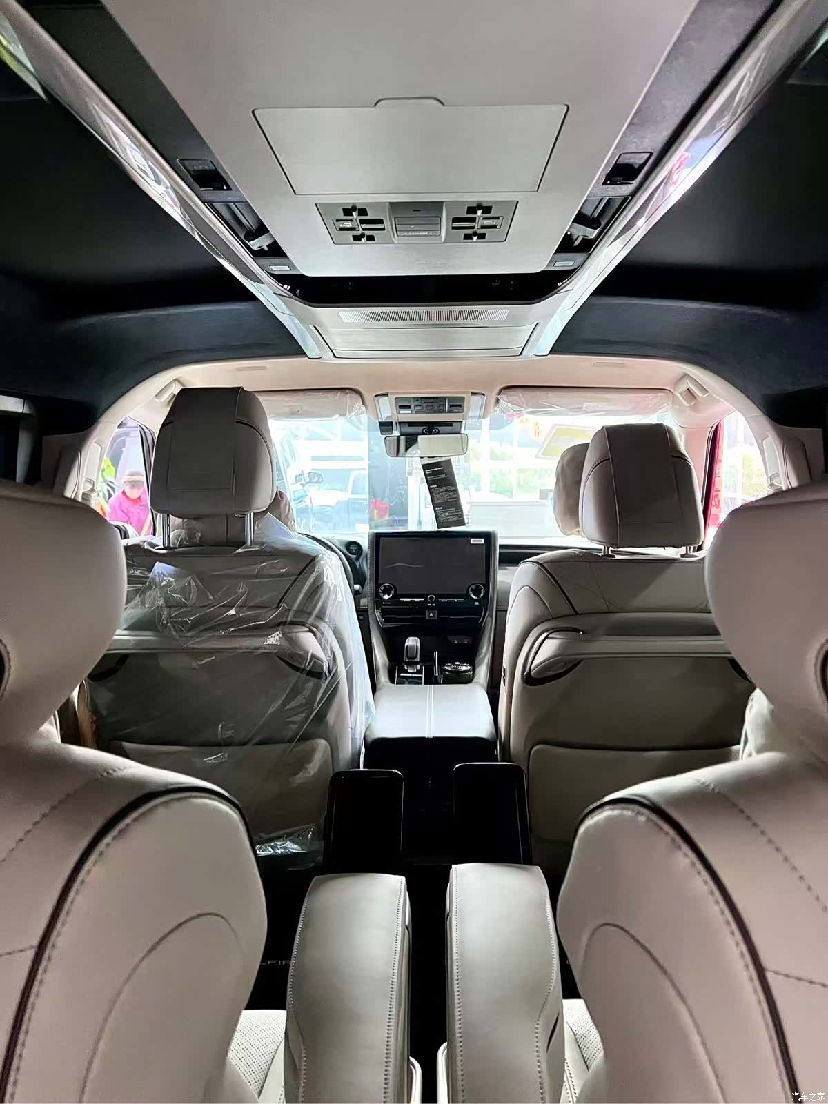 Toyota Vellfire, 1900 8