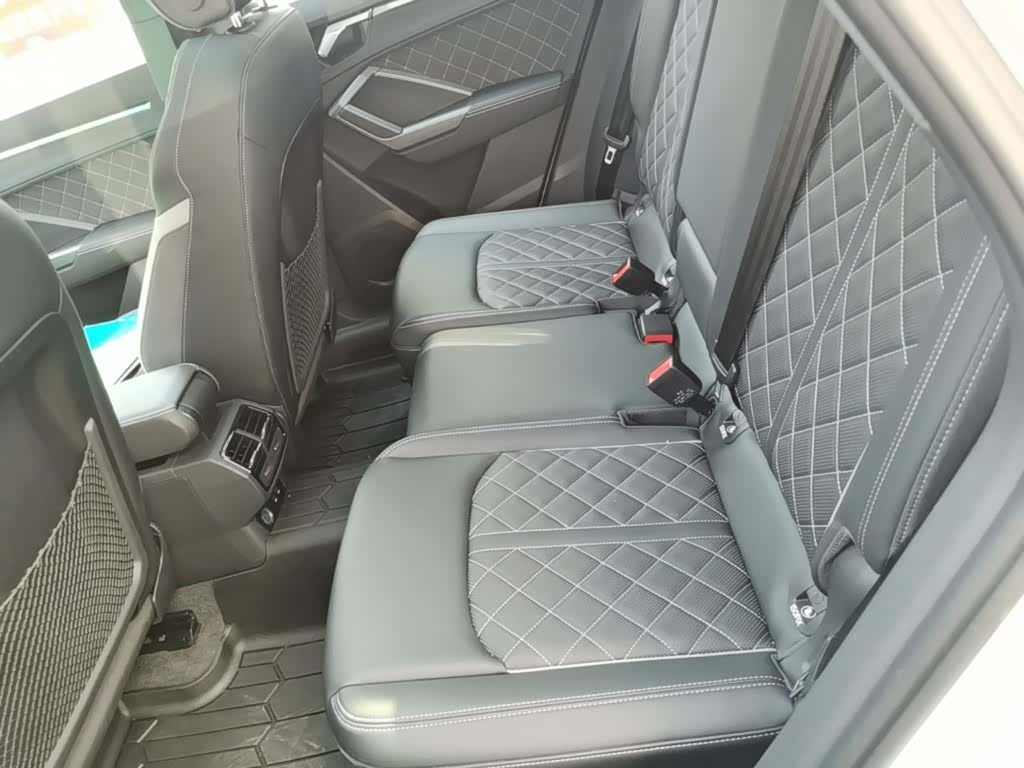 Audi Q3, 2025 24