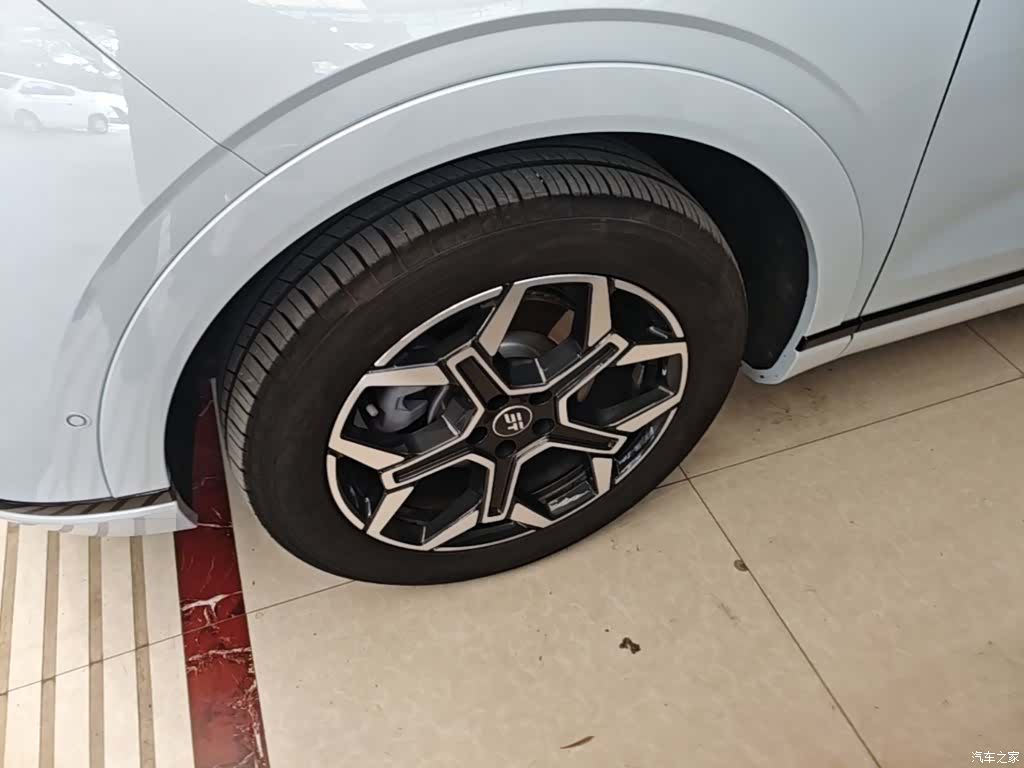Jetour L7, 2025 25