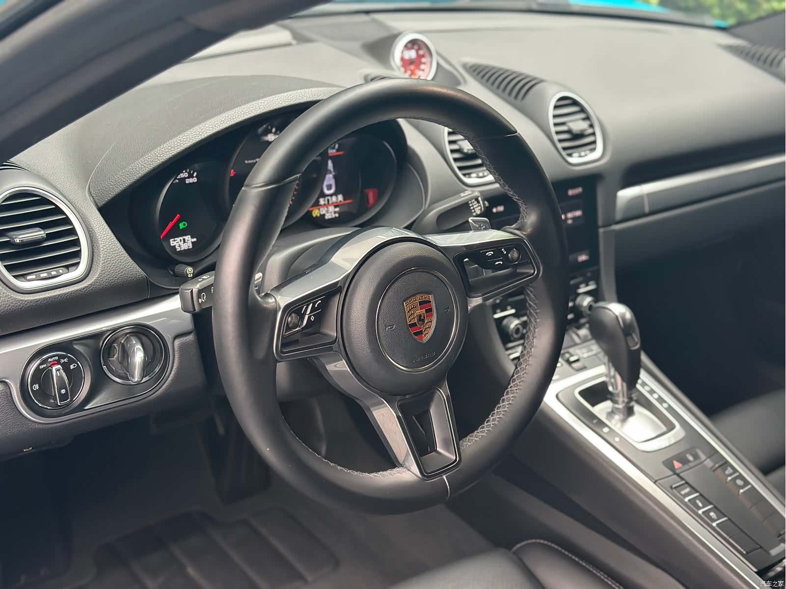 Porsche Cayman, 2018 7
