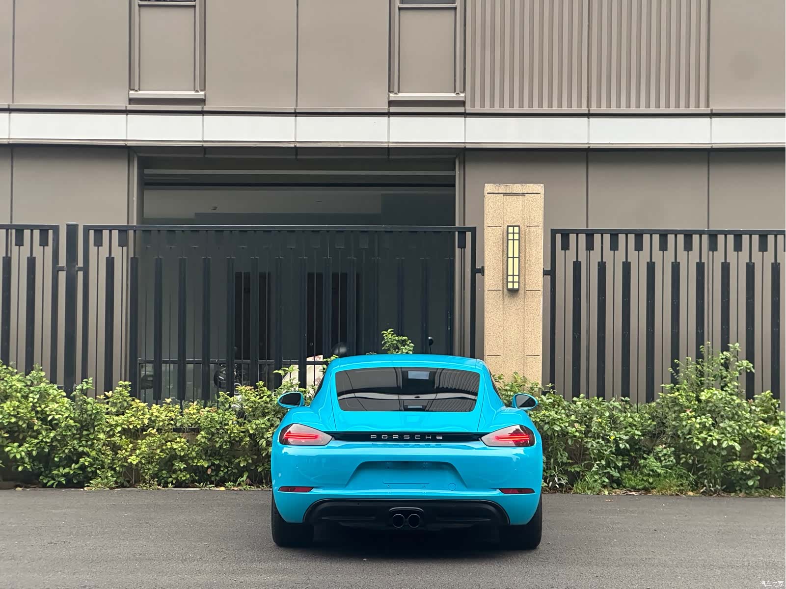 Porsche Cayman, 2018 все фото