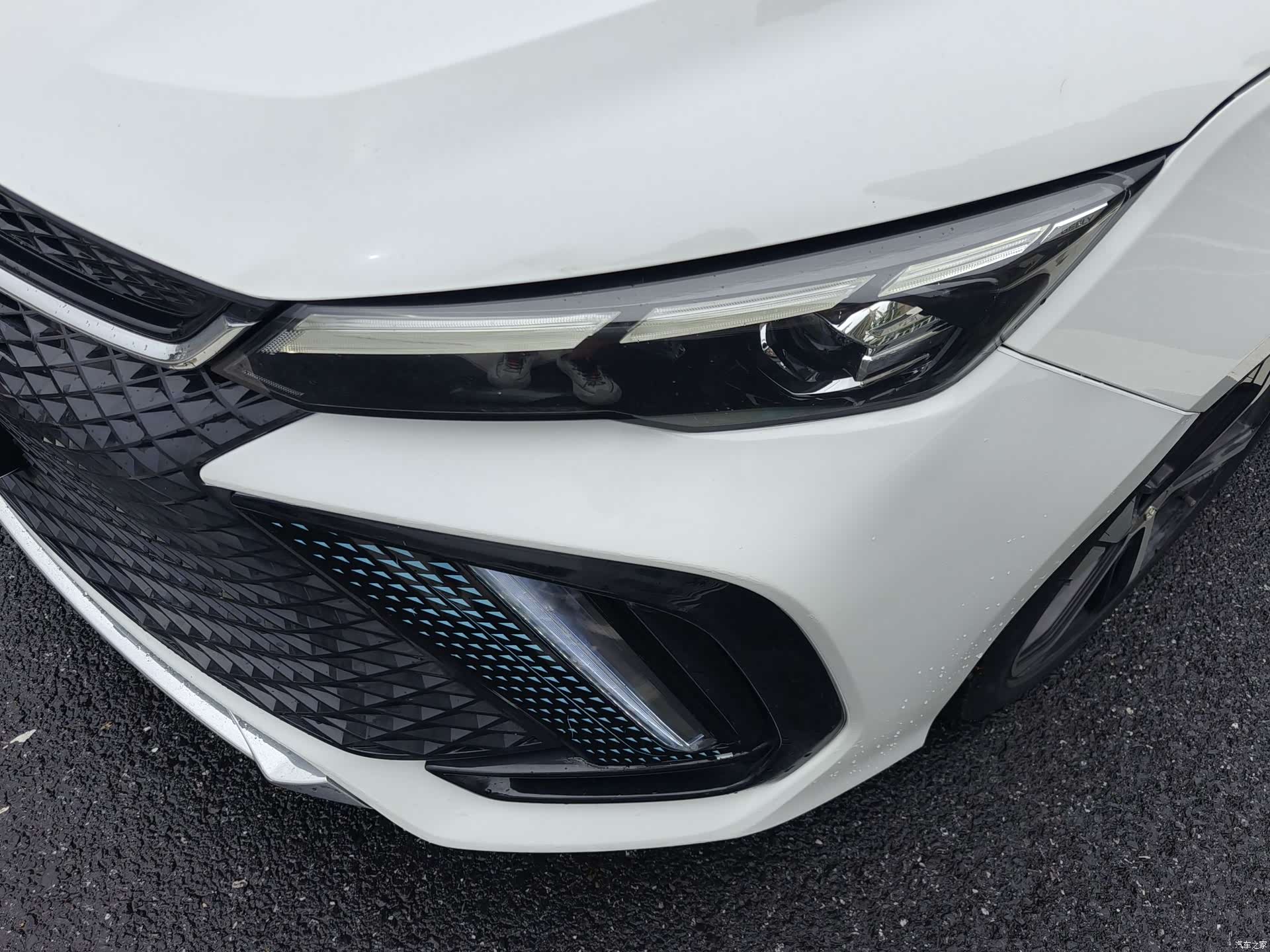 Geely Emgrand, 2022 4