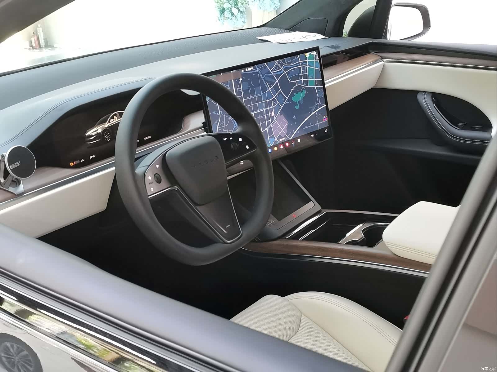 Tesla Model X, 2023 12