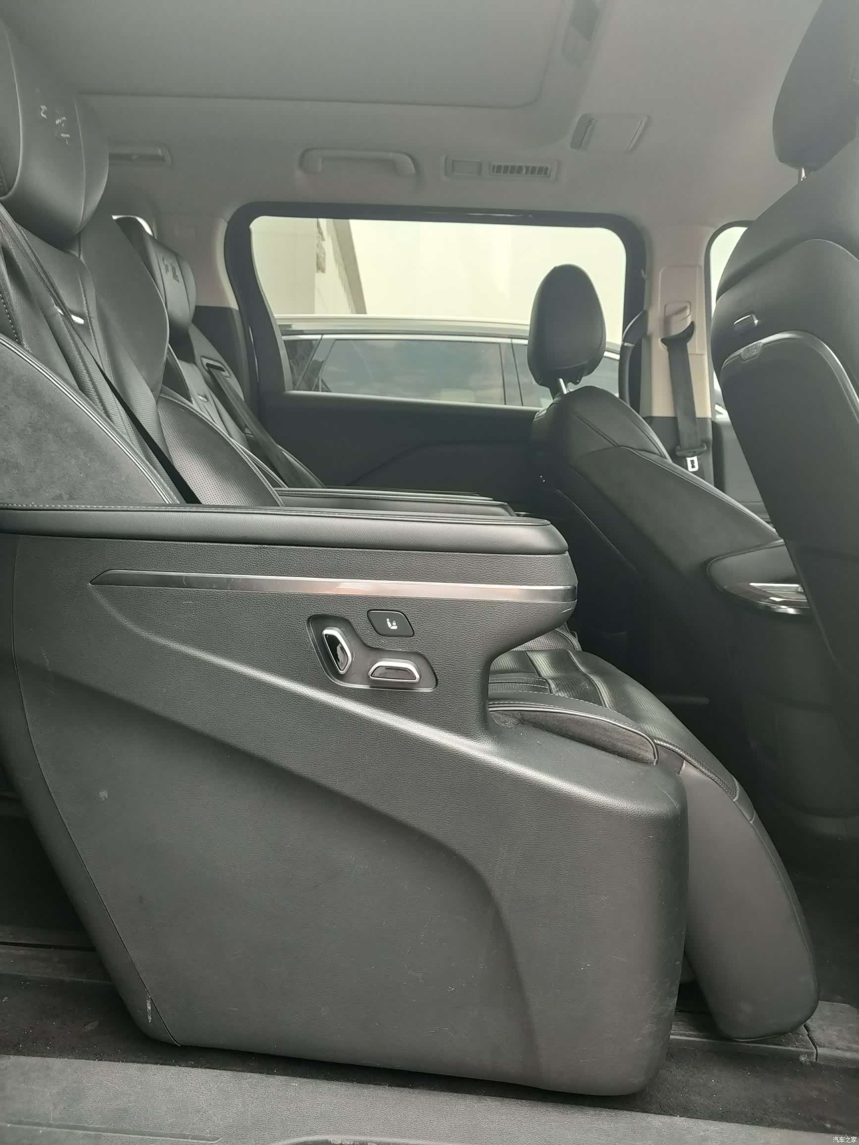 Hongqi HQ9, 2023 11