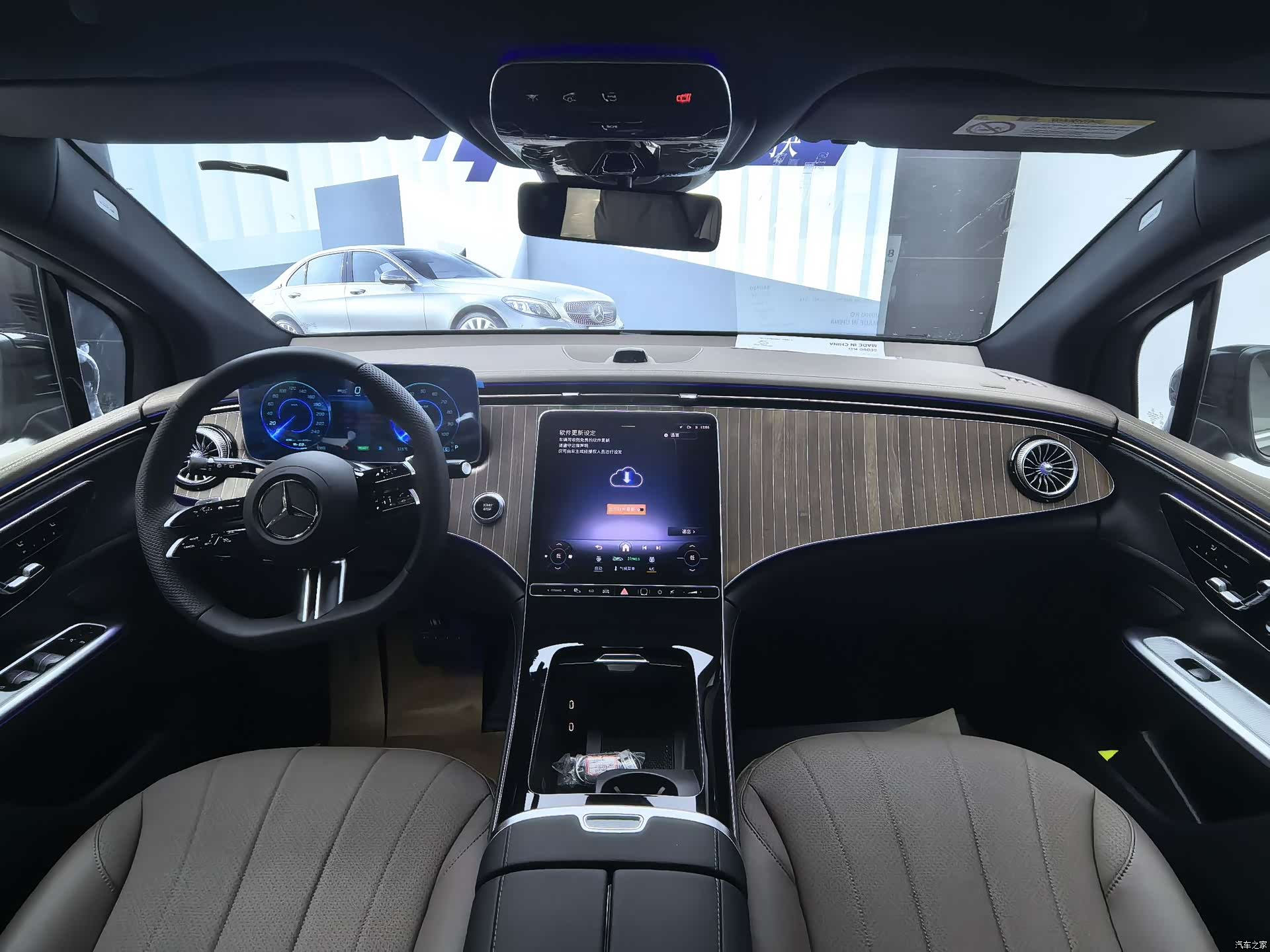 Mercedes-Benz EQE, 2025 14