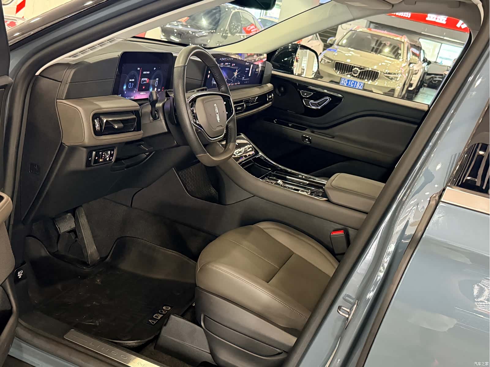 Lincoln Aviator, 2025 13