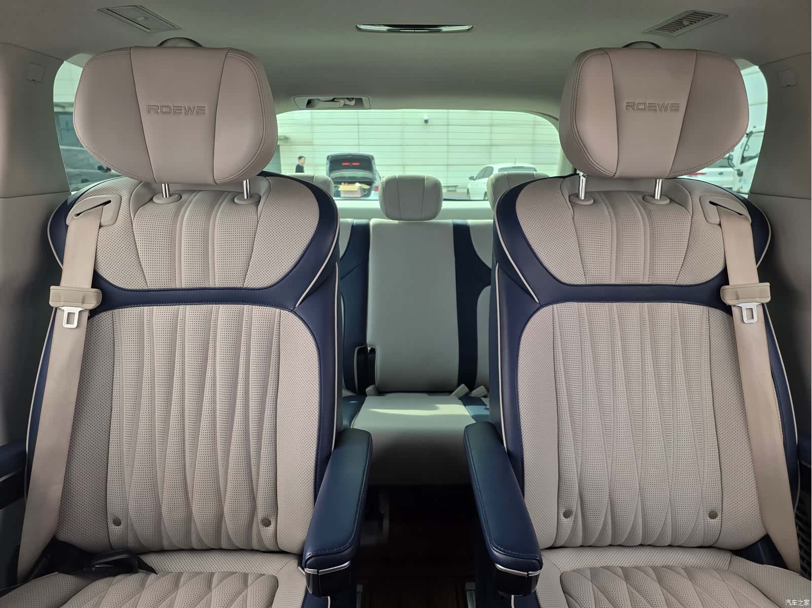 Roewe iMAX8, 2022 11