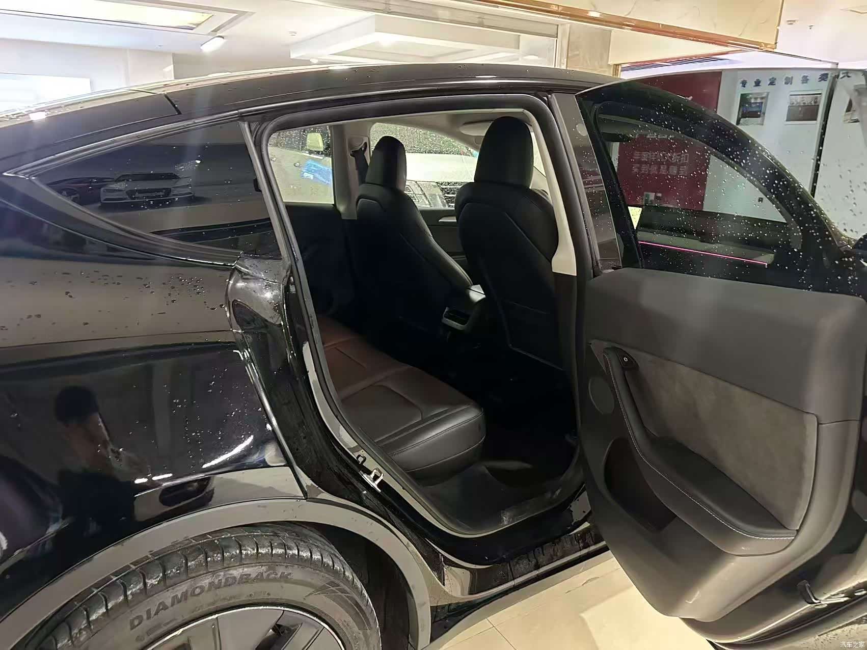Tesla Model Y, 2024 6