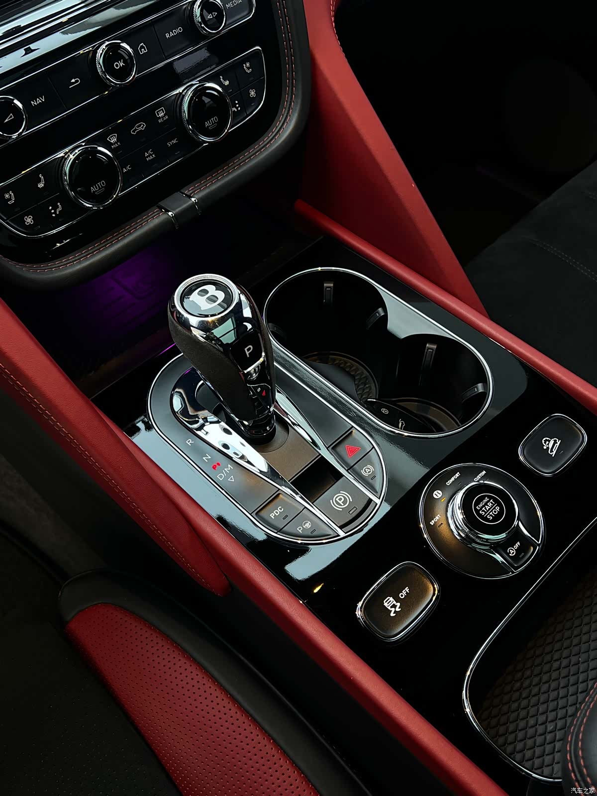 Bentley Bentayga, 2022 12