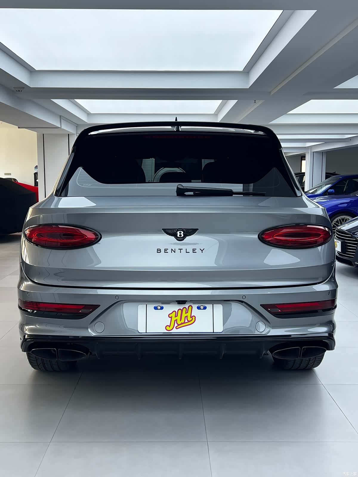 Bentley Bentayga, 2022 21