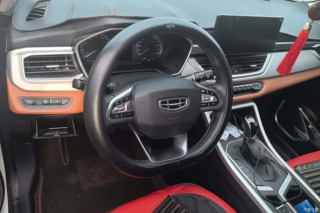 Geely X6, 2021 15