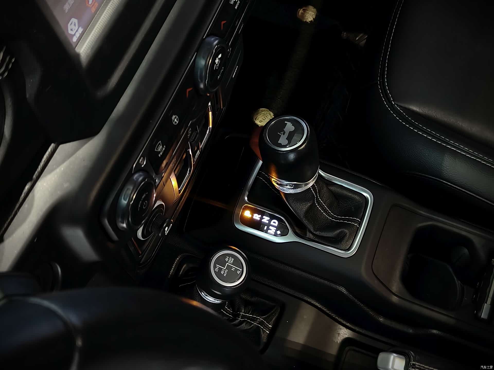 Jeep Wrangler, 2021 13