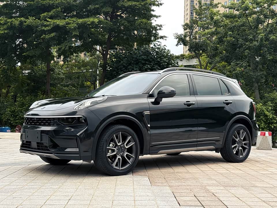Lynk & Co 01