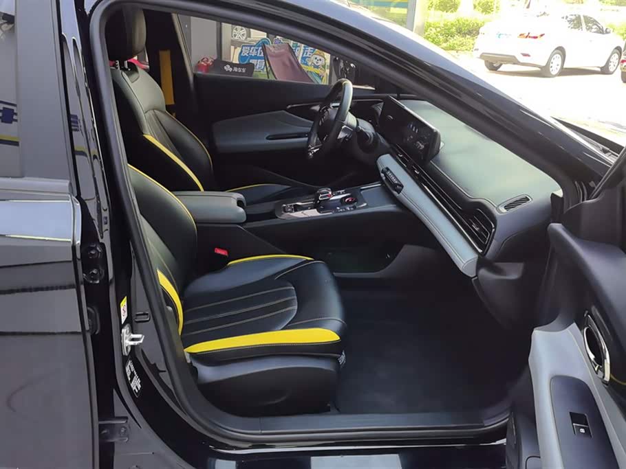 Trumpchi Shadow Leopard