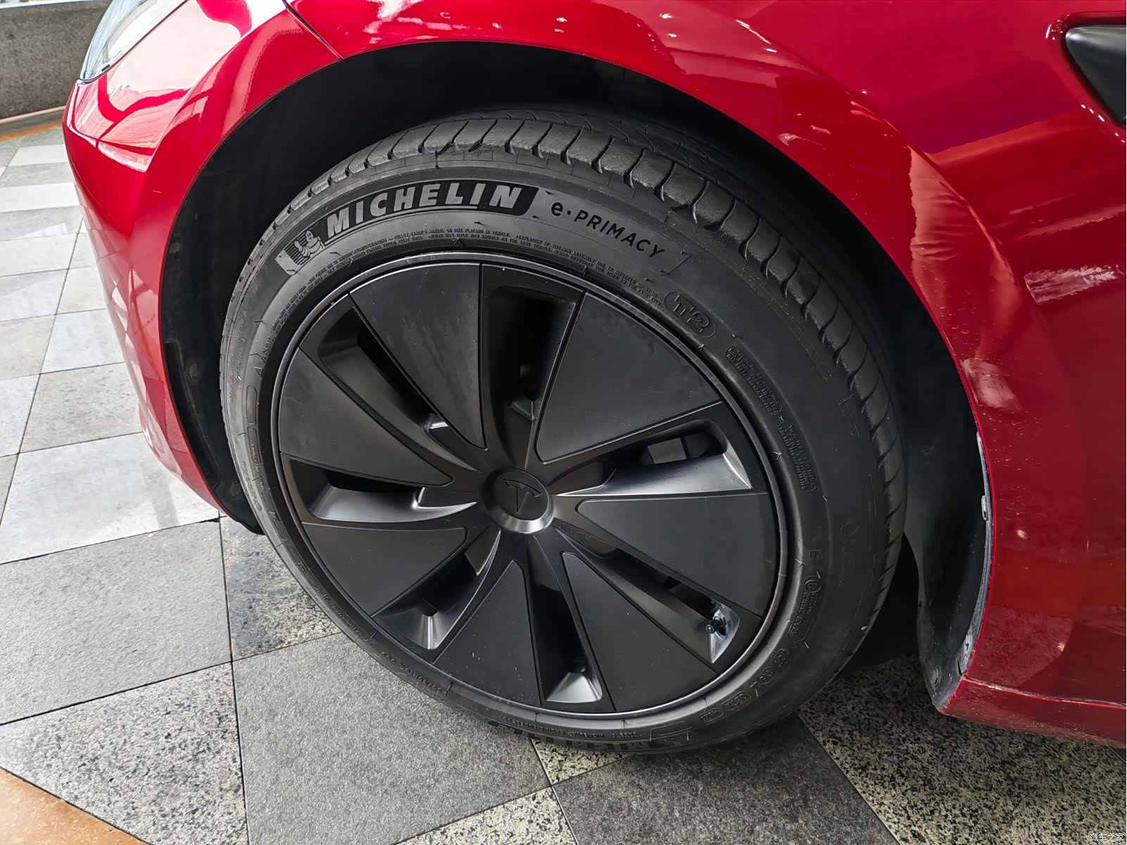 Tesla Model 3, 2024 12