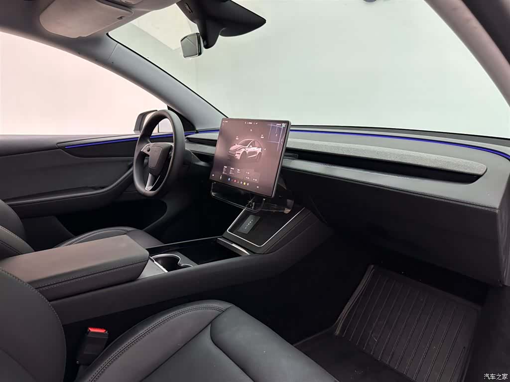 Tesla Model Y, 2025 11