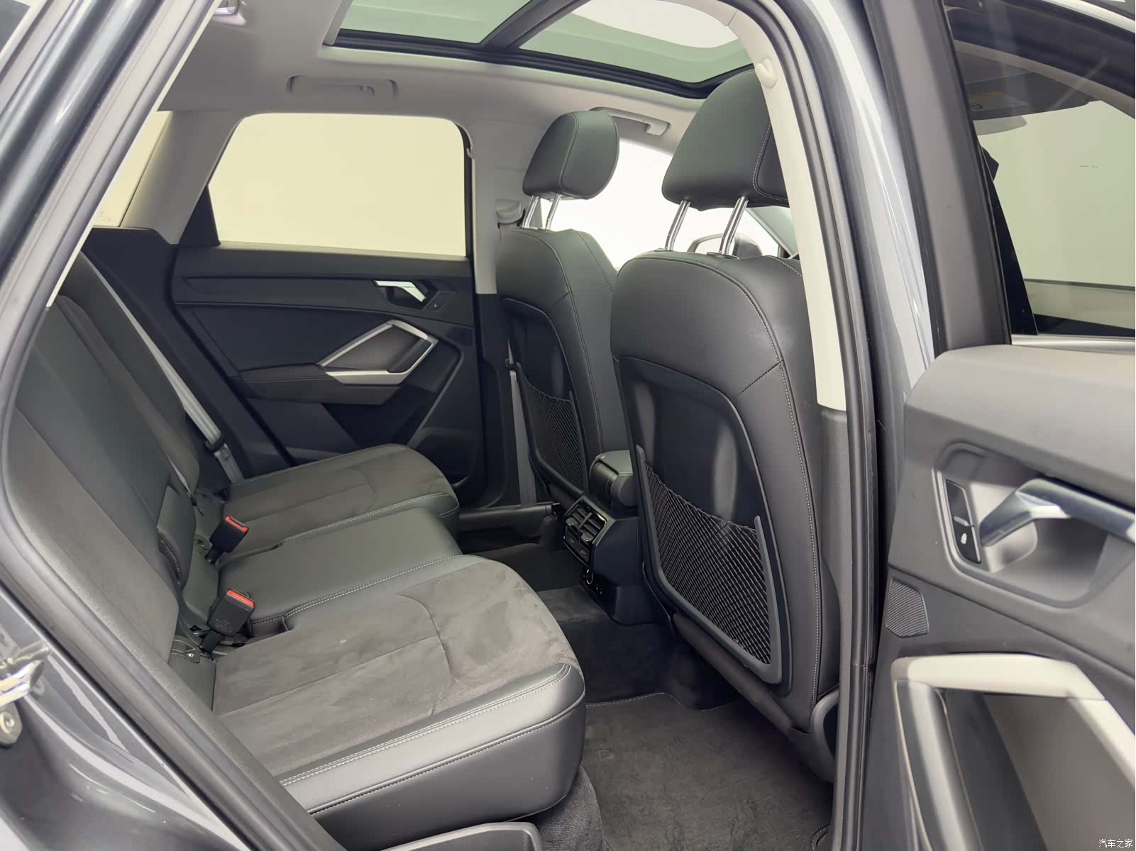 Audi Q3, 2023 13