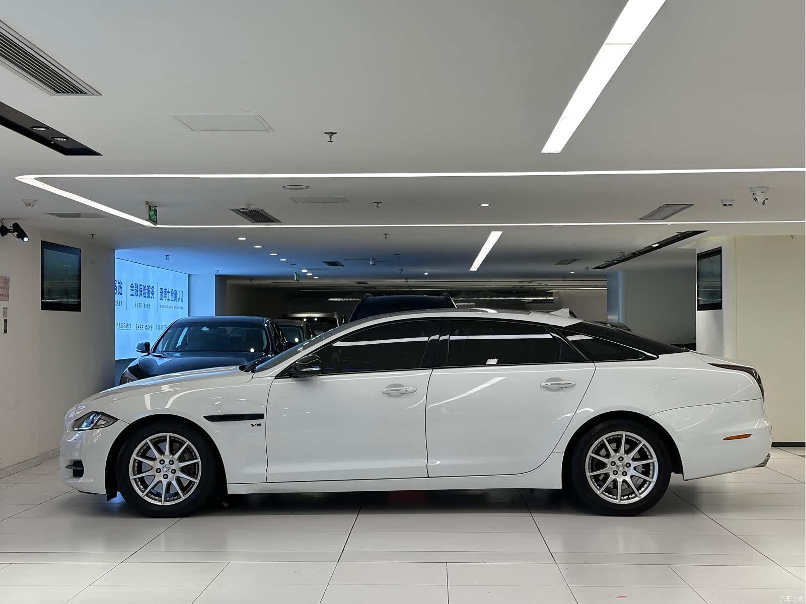 Jaguar XJ, 2016 4