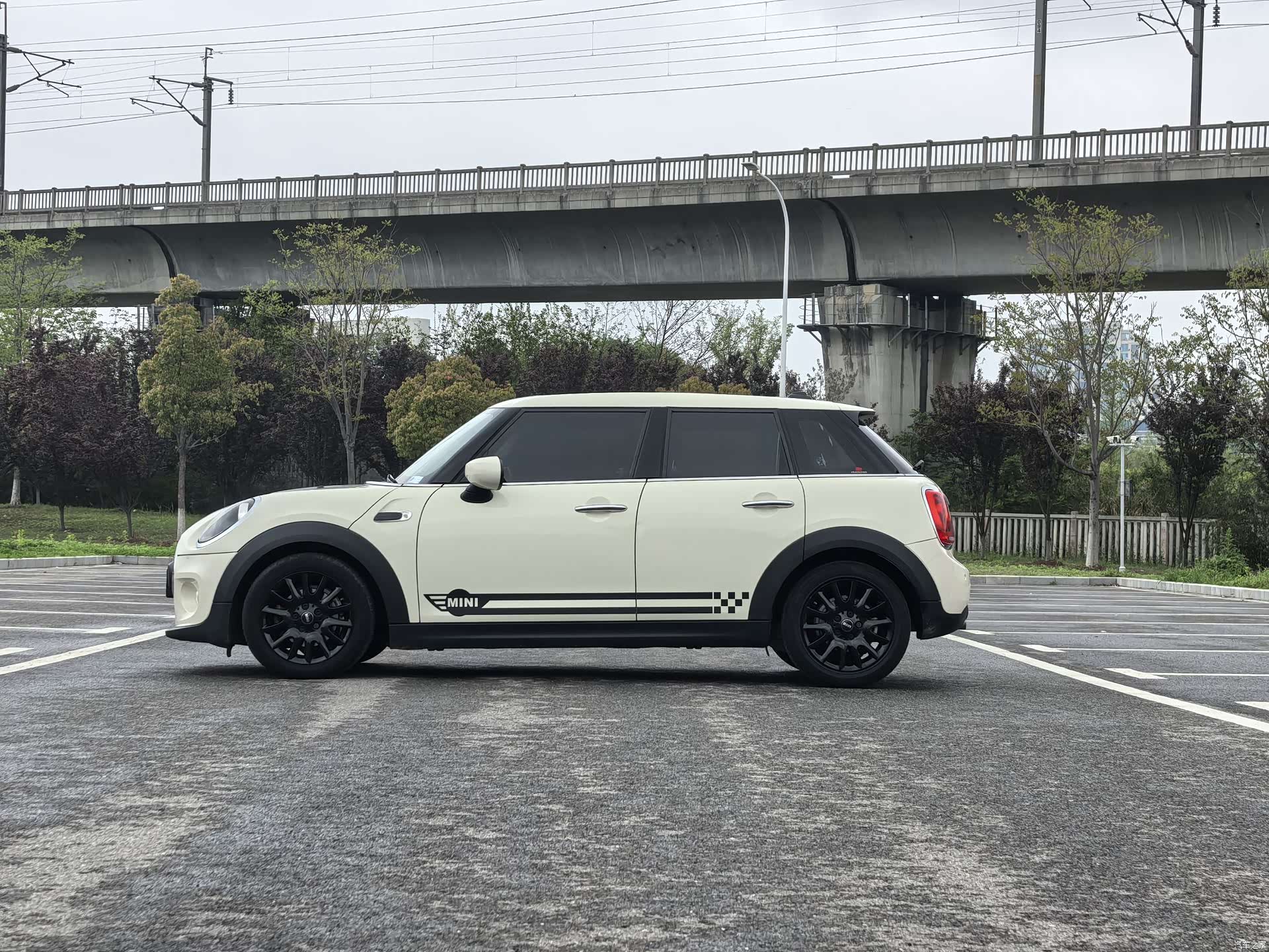 Mini ONE, 2019 8
