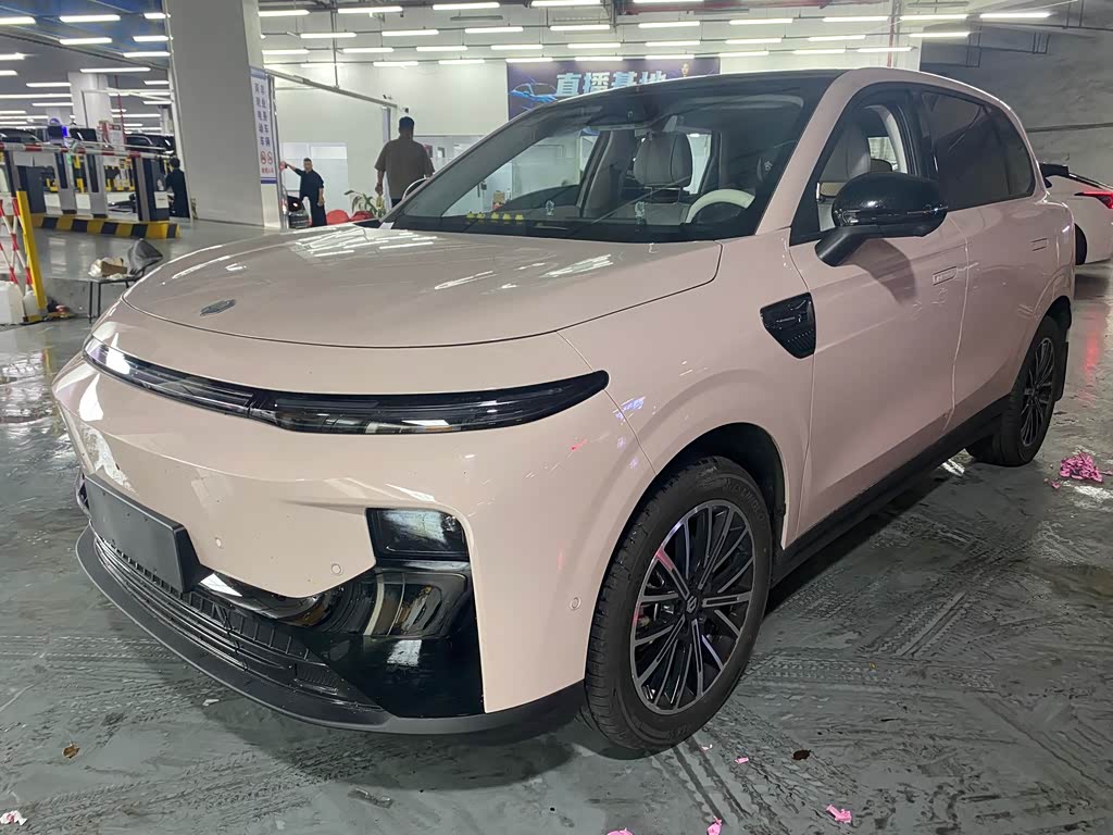 Leapmotor B10