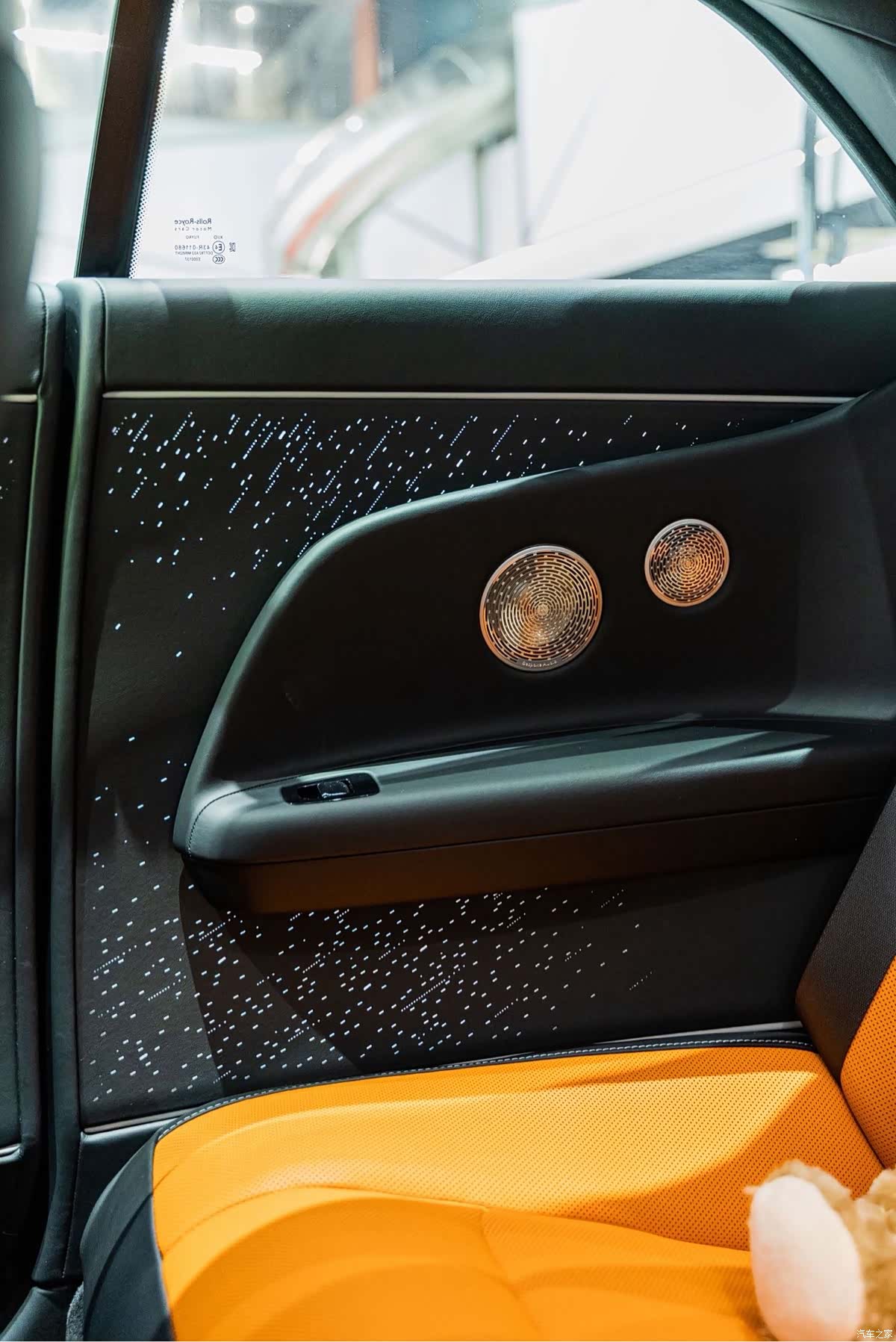 Rolls-Royce Spectre, 2024 13
