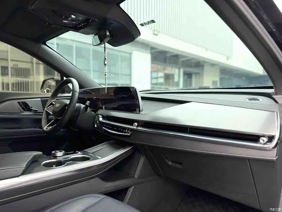 Cadillac XT5, 2024 4