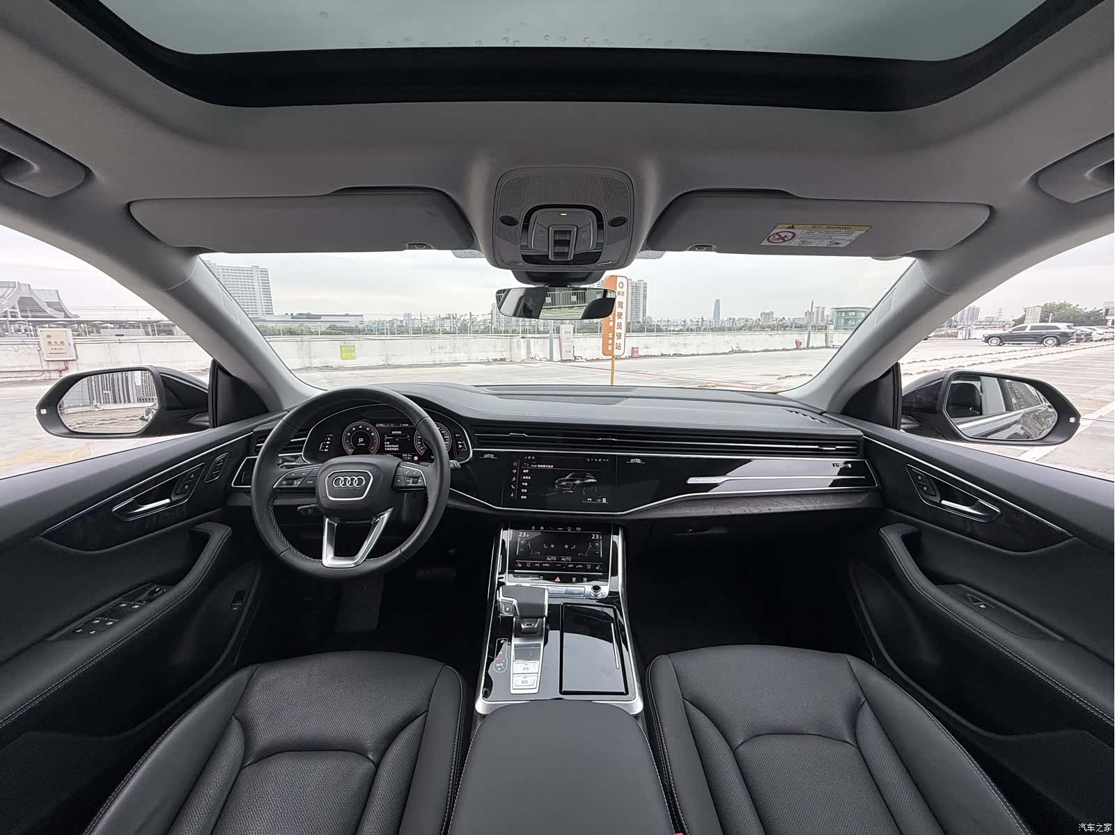 Audi Q8, 2025 8