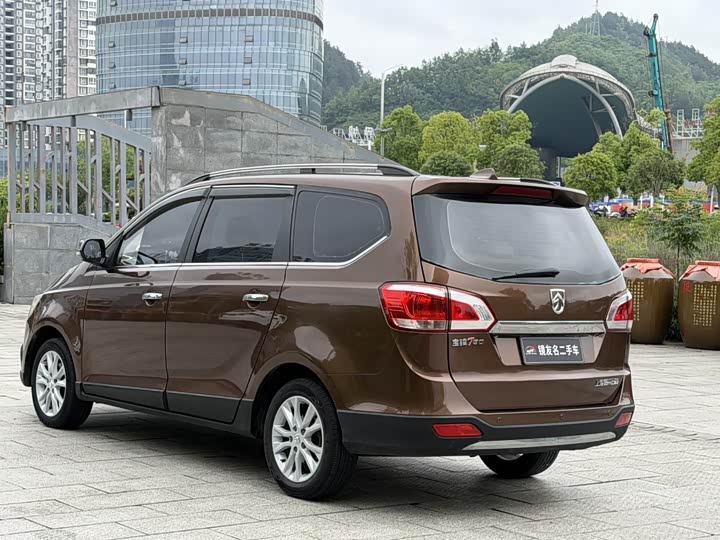 Baojun 730 2014 1.5L МКПП hao hua dao hang ESP ban 7 seats