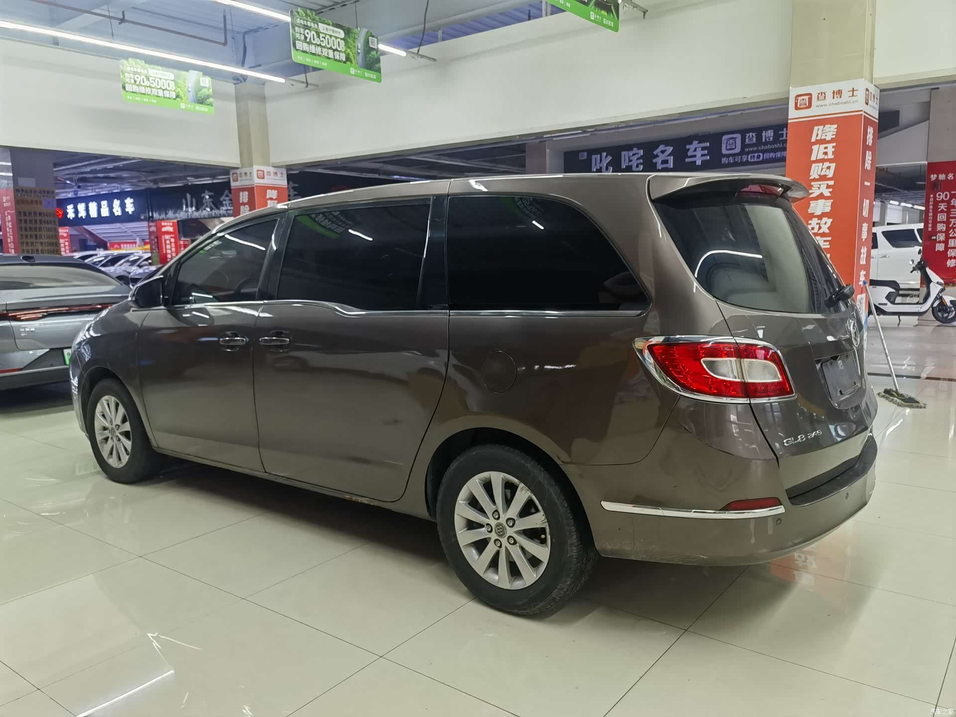 Buick GL8, 2012 4
