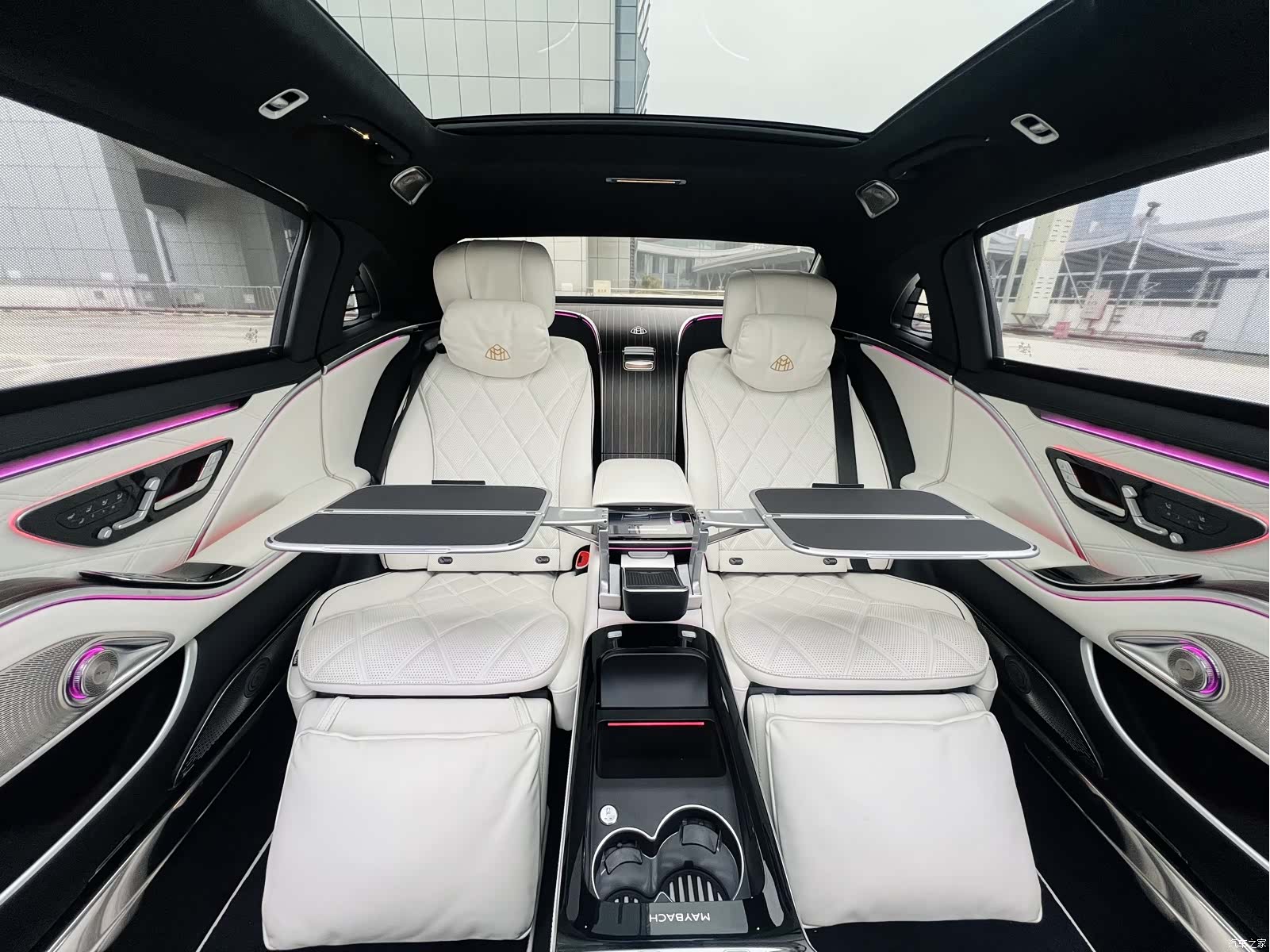 Maybach S-Class, 2023 10