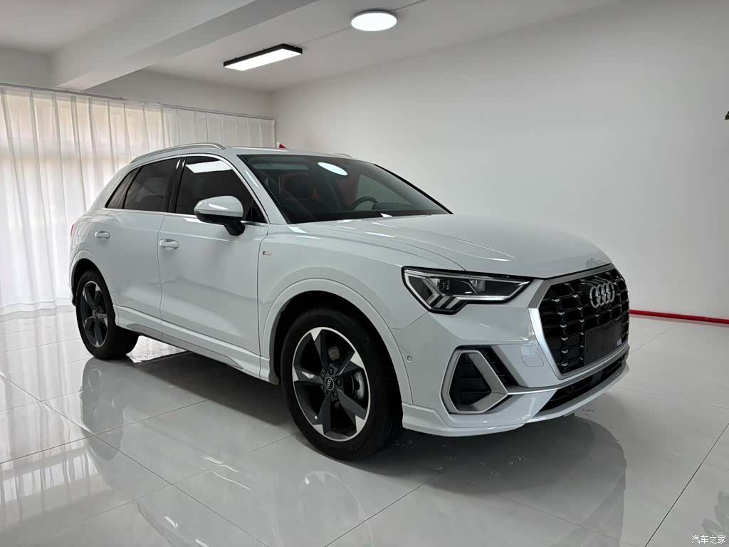 Audi Q3, 2022 3