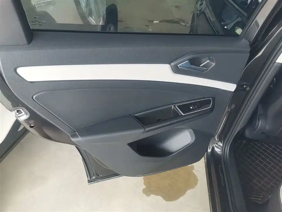 Jetta VS5