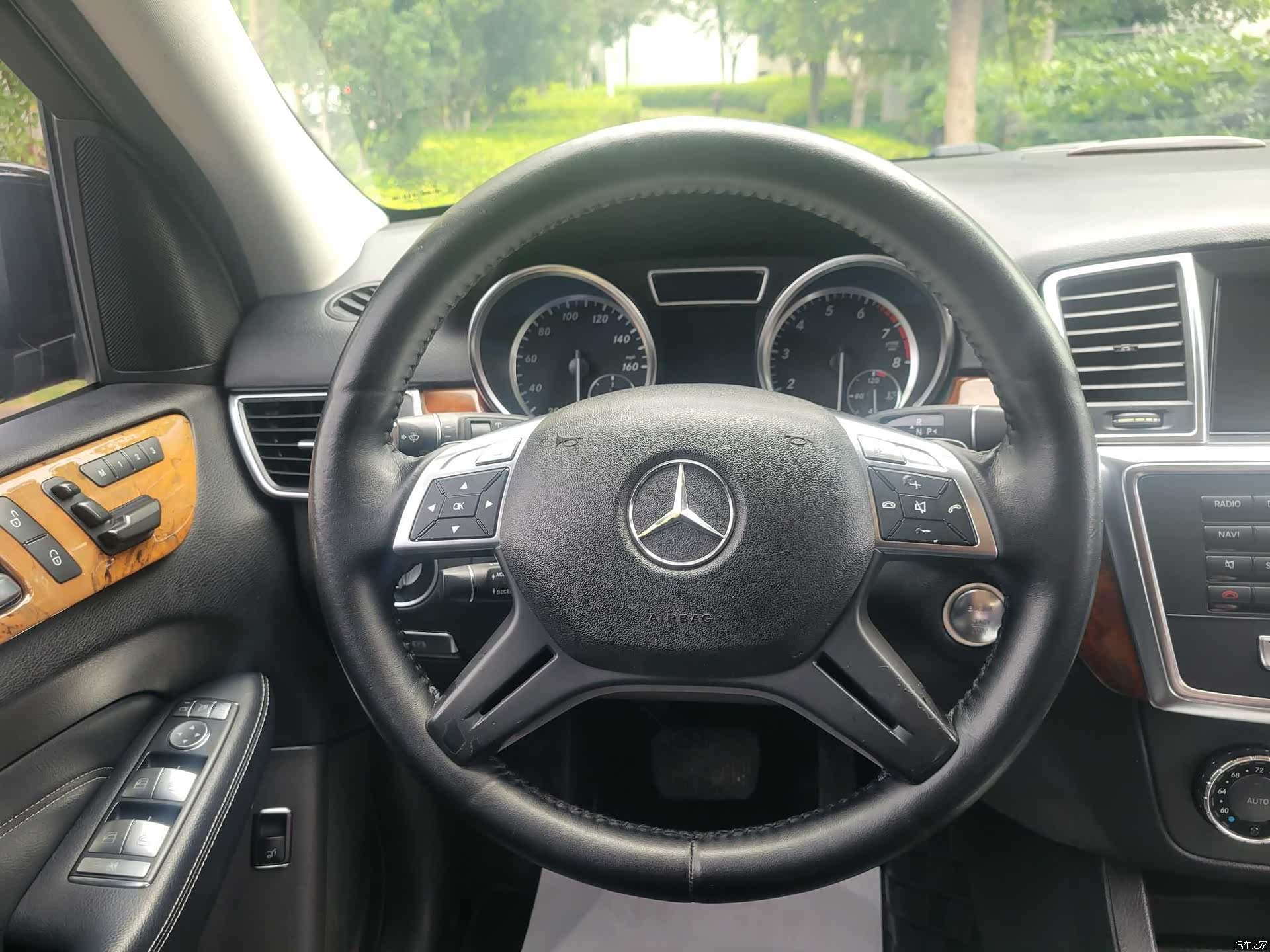 Mercedes-Benz M-Class, 2014 11