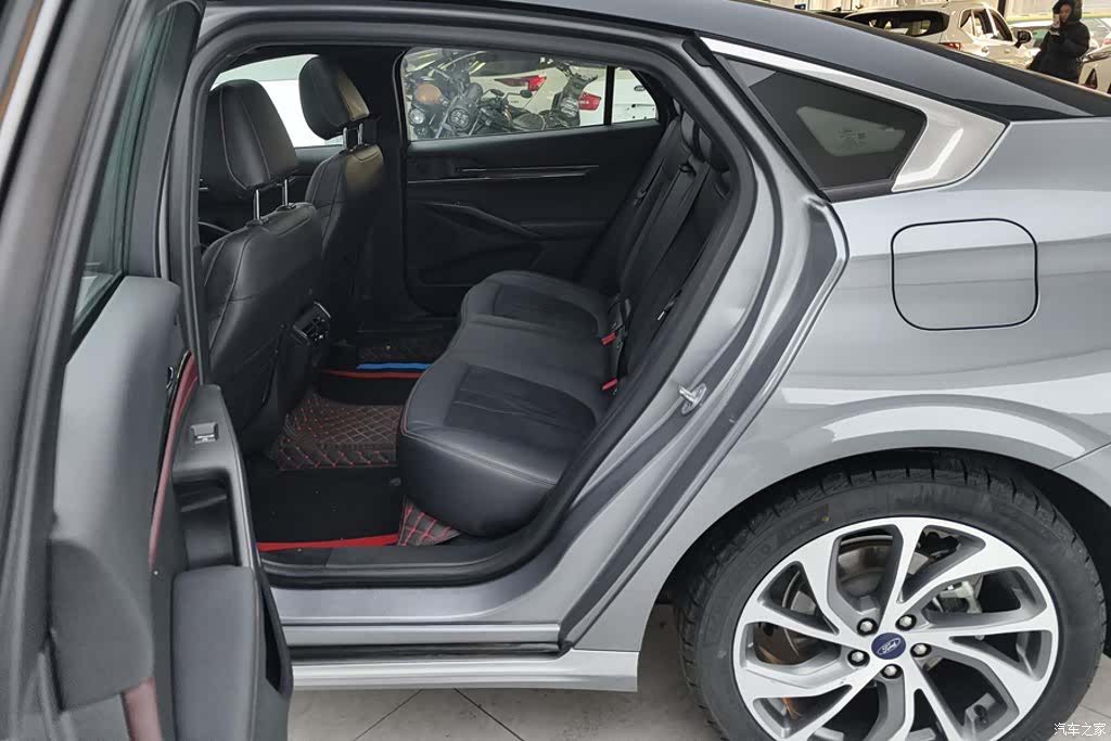 Ford Mondeo, 2022 11