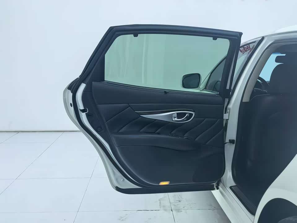 Infiniti Q70 Infiniti Q70