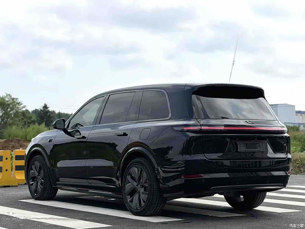 Li Auto L9, 2024 3