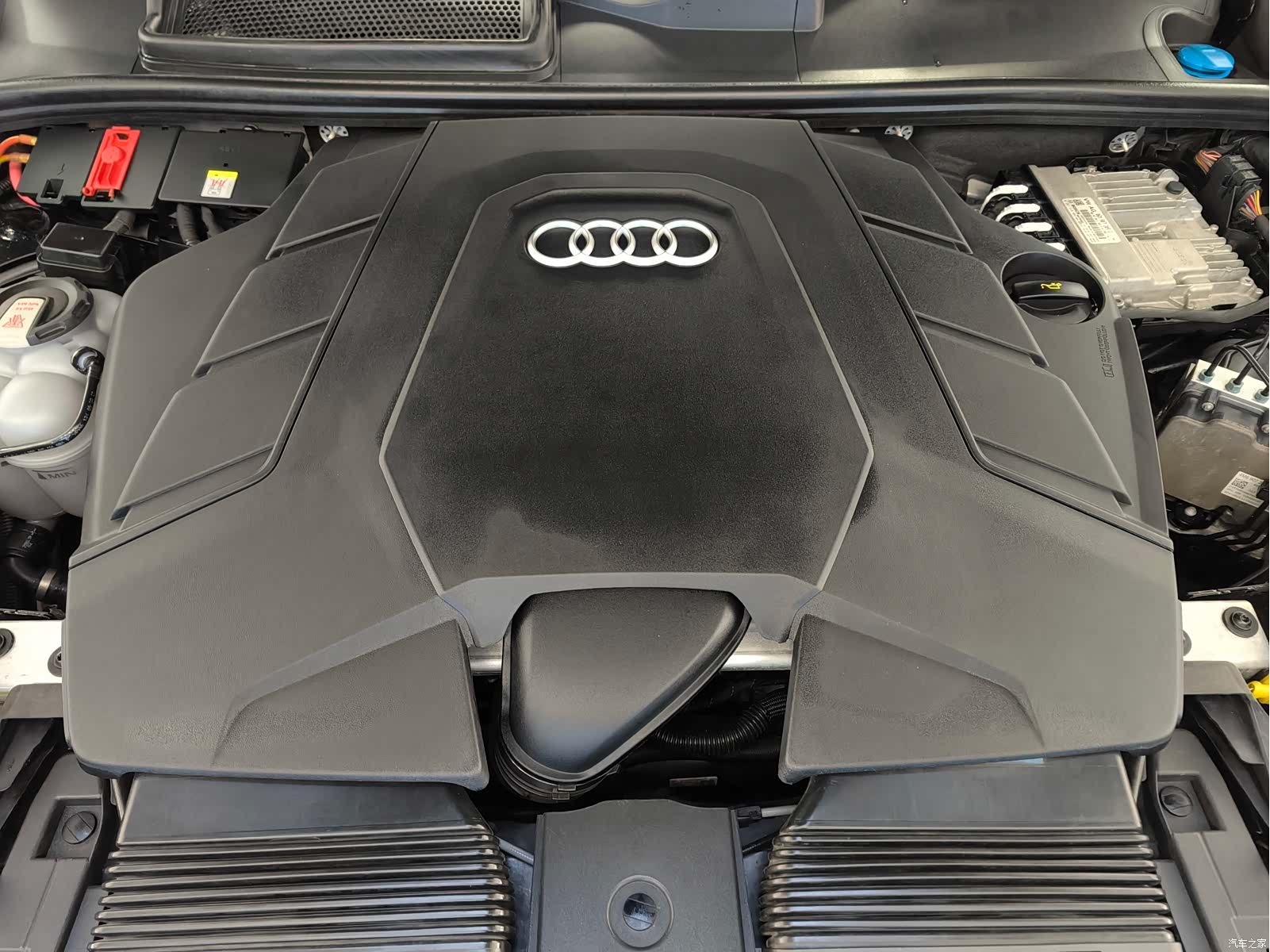 Audi Q8, 2022 37