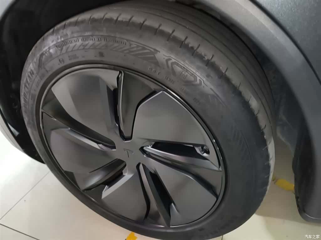 Tesla Model Y, 2025 23