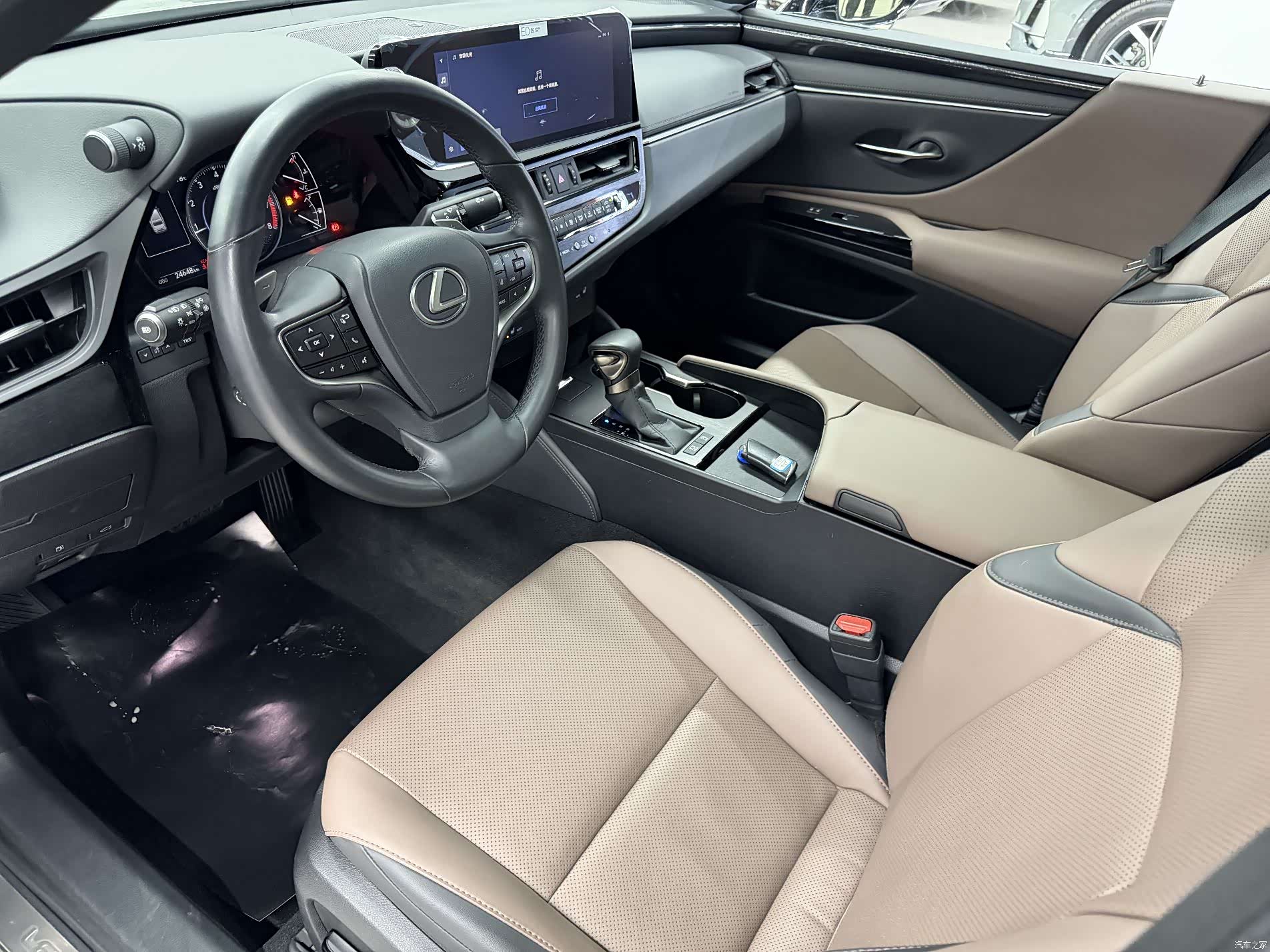 Lexus ES, 2024 13