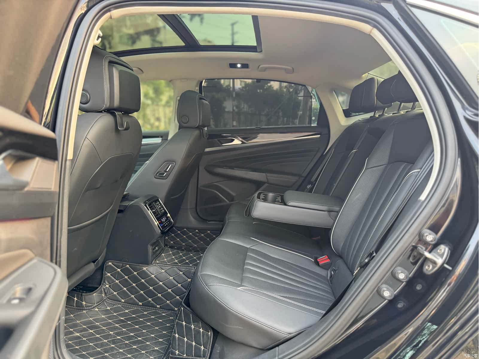 Volkswagen Passat, 2024 16