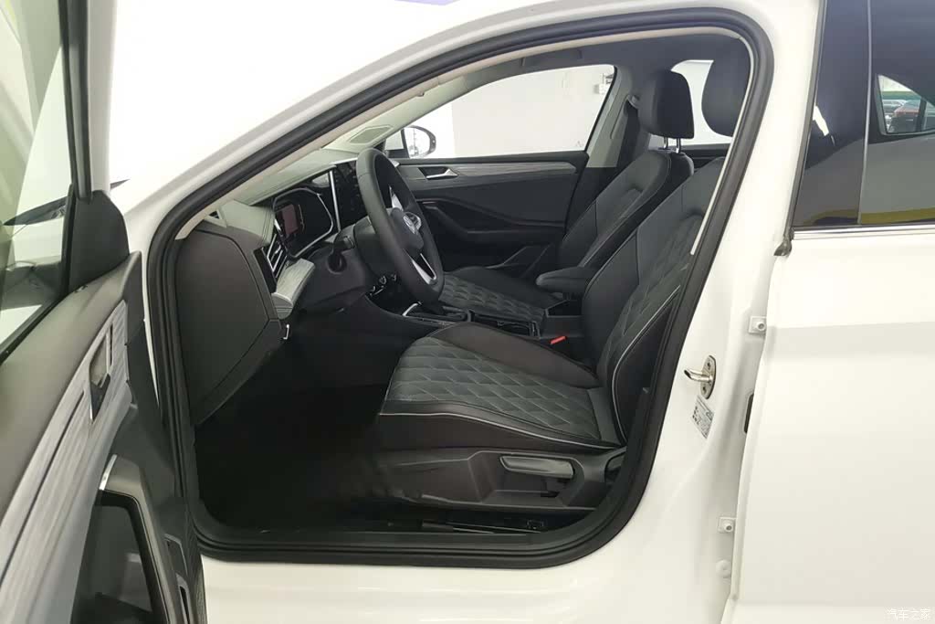 Volkswagen Sagitar, 2023 9