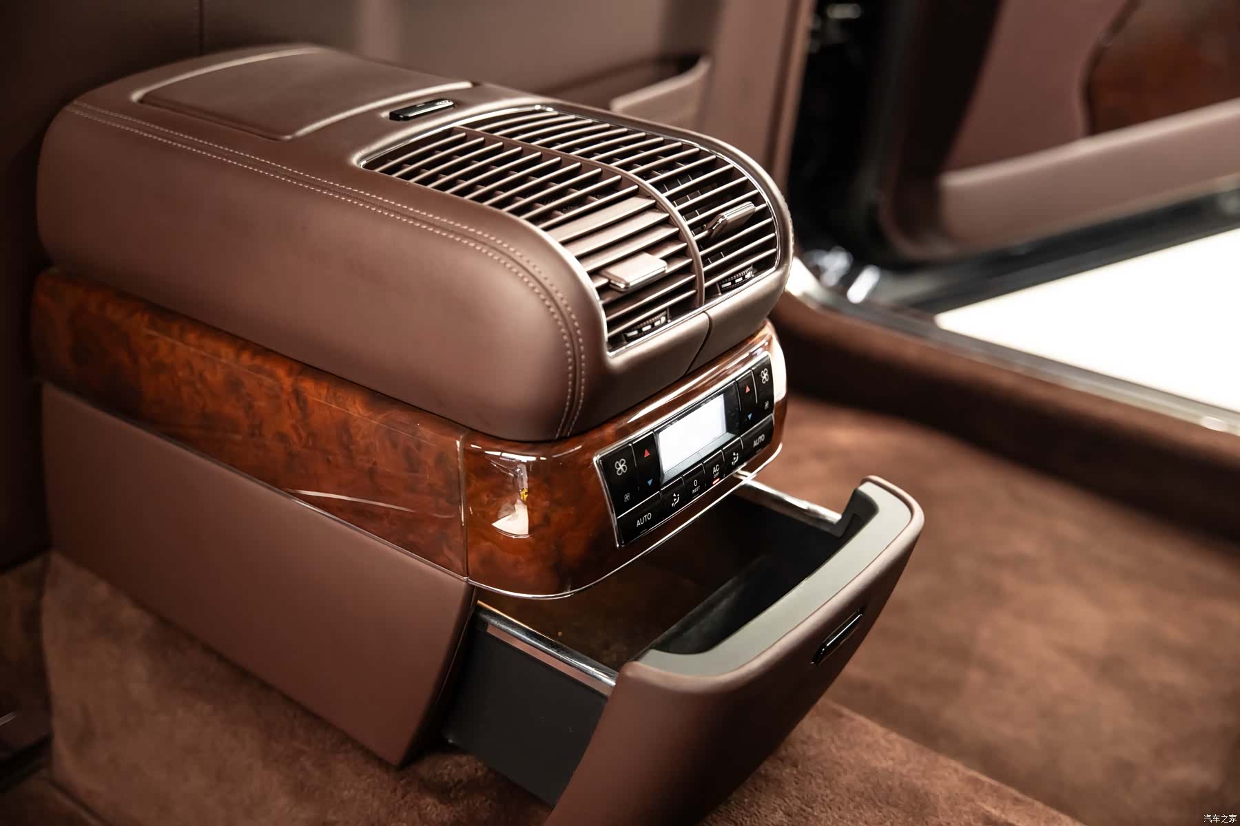 Maybach 62, 2011 10