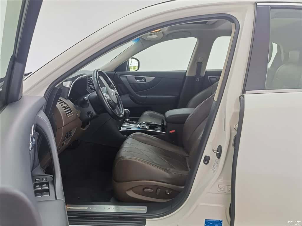 Infiniti QX70, 2020 22