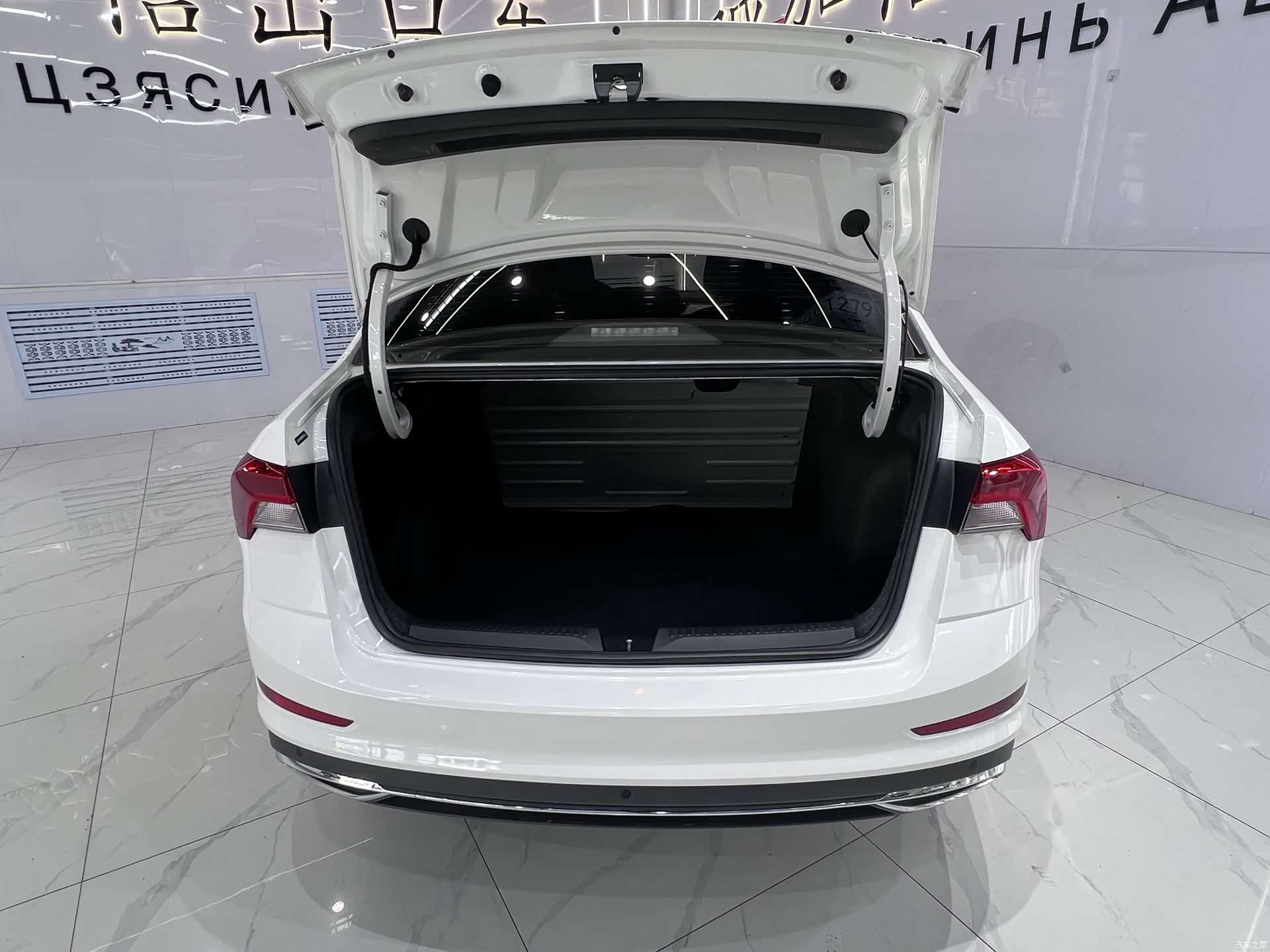 Skoda Rapid, 2022 15