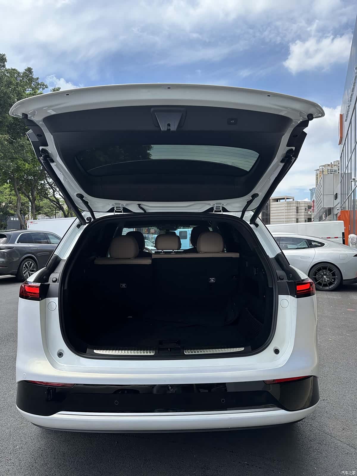 Xpeng G9, 2025 29
