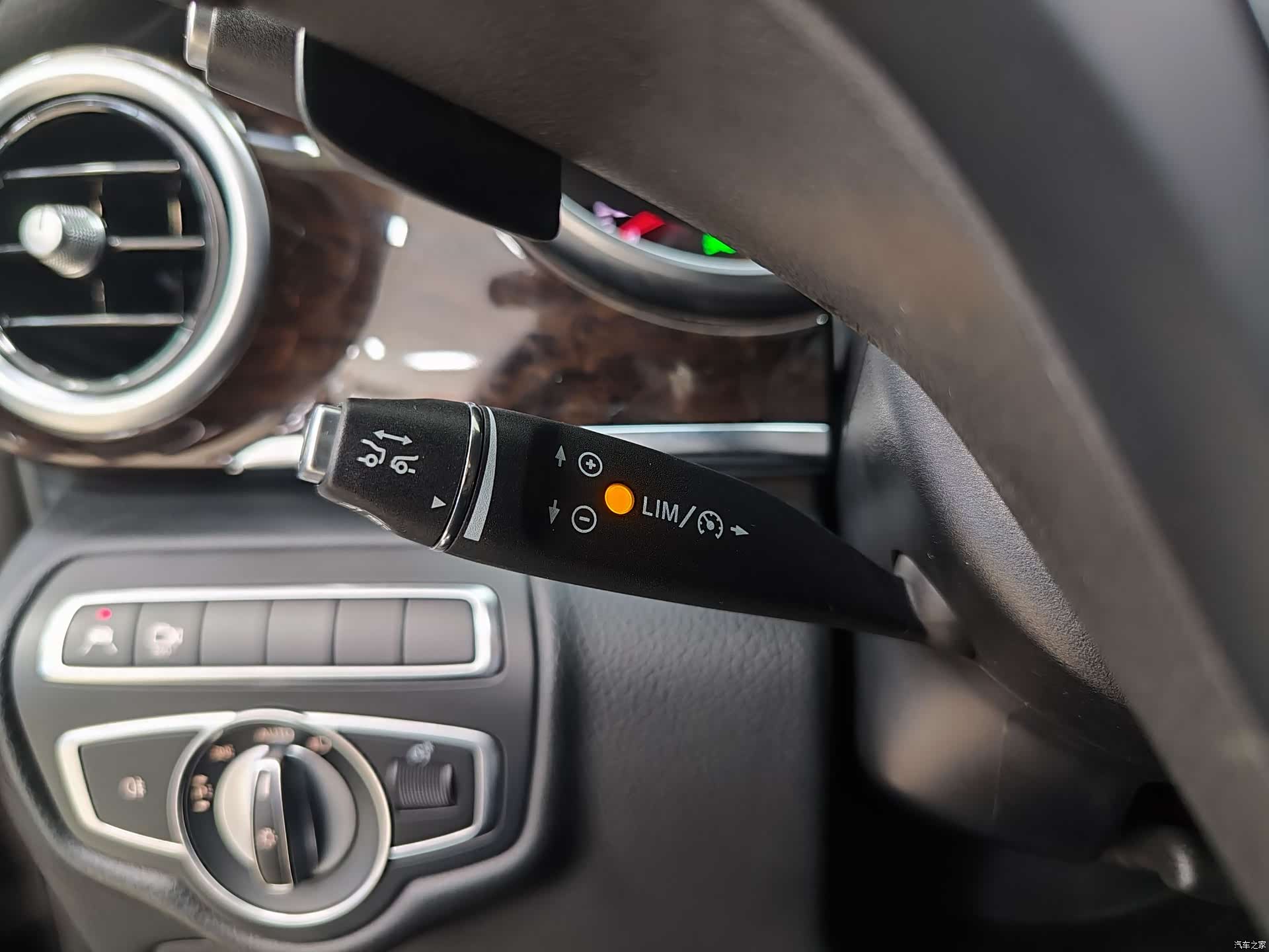 Mercedes-Benz V-Class, 2018 14
